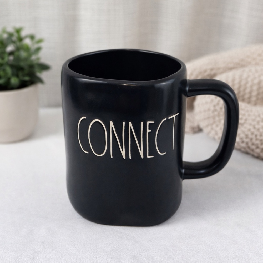 NWT Rae Dunn Connect mug